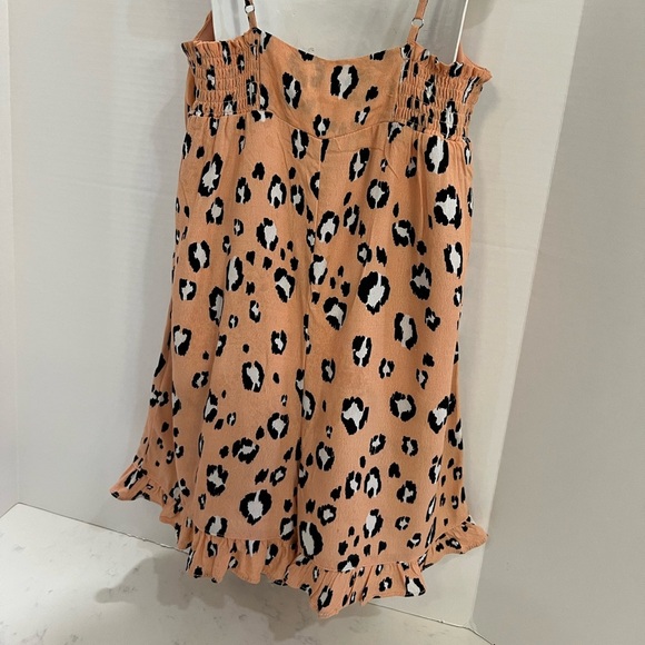 Chic Leopard Print Dress - Picture 2 of 7